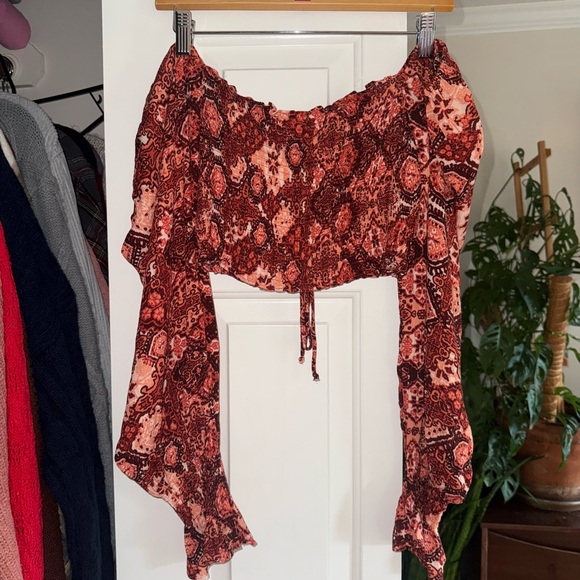 Patterned Off-Shoulder crop top - Picture 6 of 6